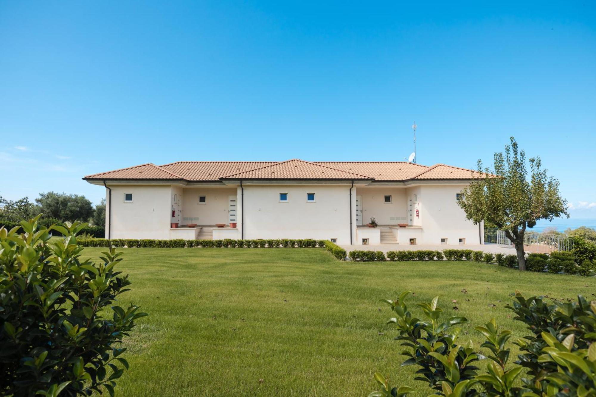 Villa Eirene Ricadi Eksteriør billede