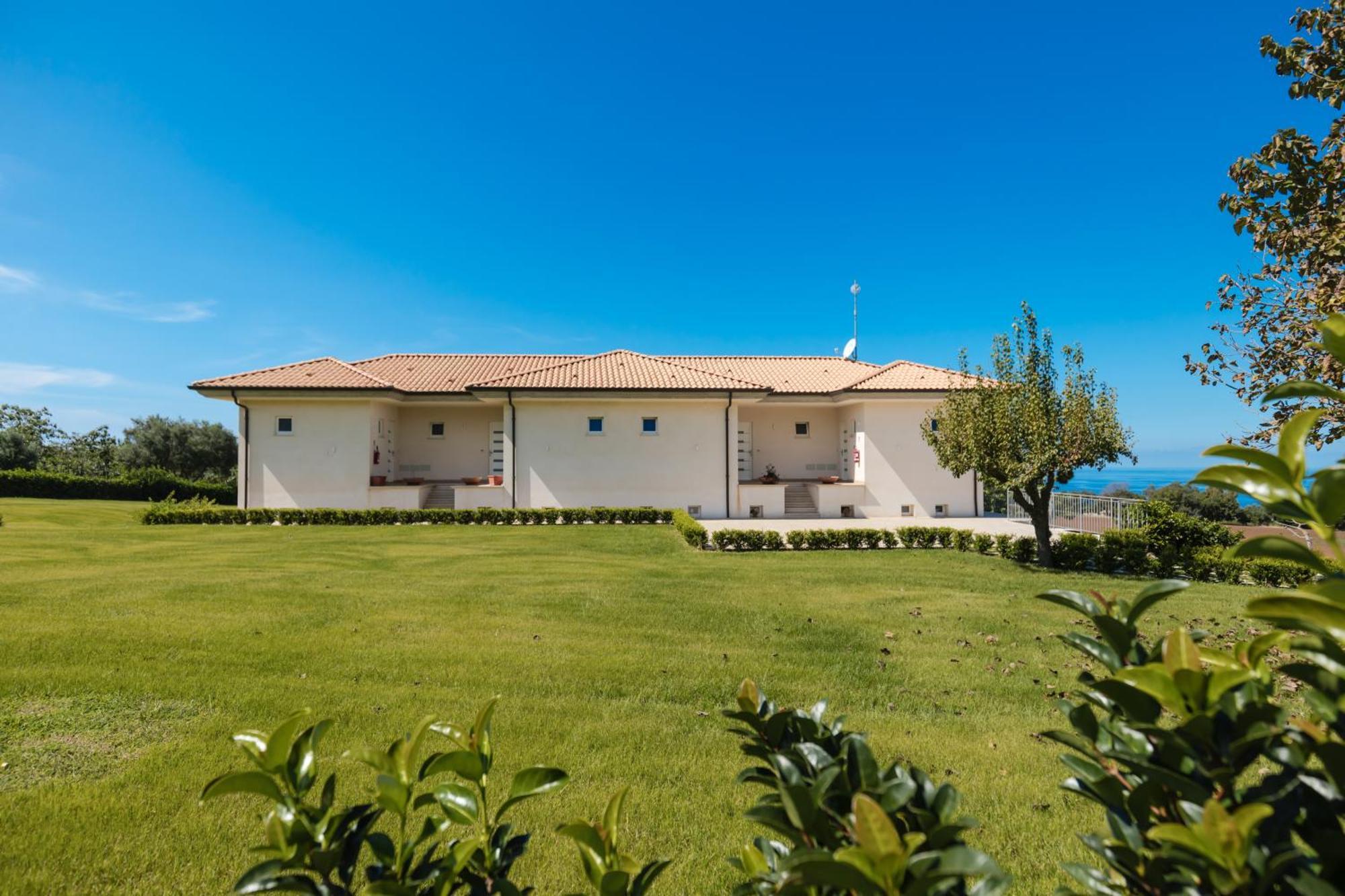 Villa Eirene Ricadi Eksteriør billede